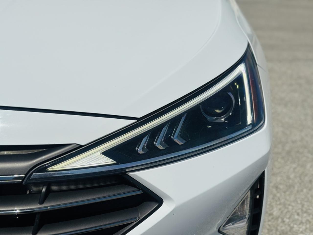 2019 Hyundai Elantra Preferred  AT Photo
