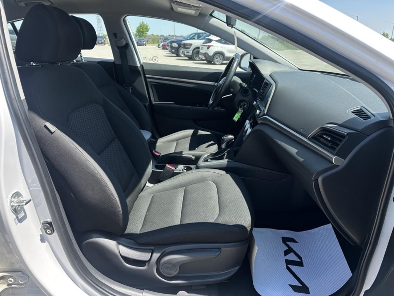 2019 Hyundai Elantra Preferred  AT Photo