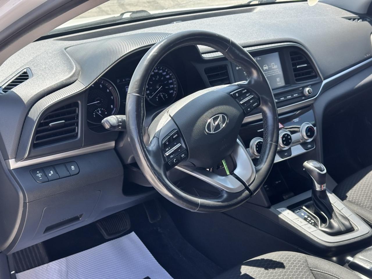 2019 Hyundai Elantra Preferred  AT Photo