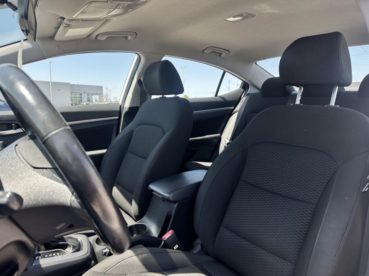 2019 Hyundai Elantra Preferred  AT Photo