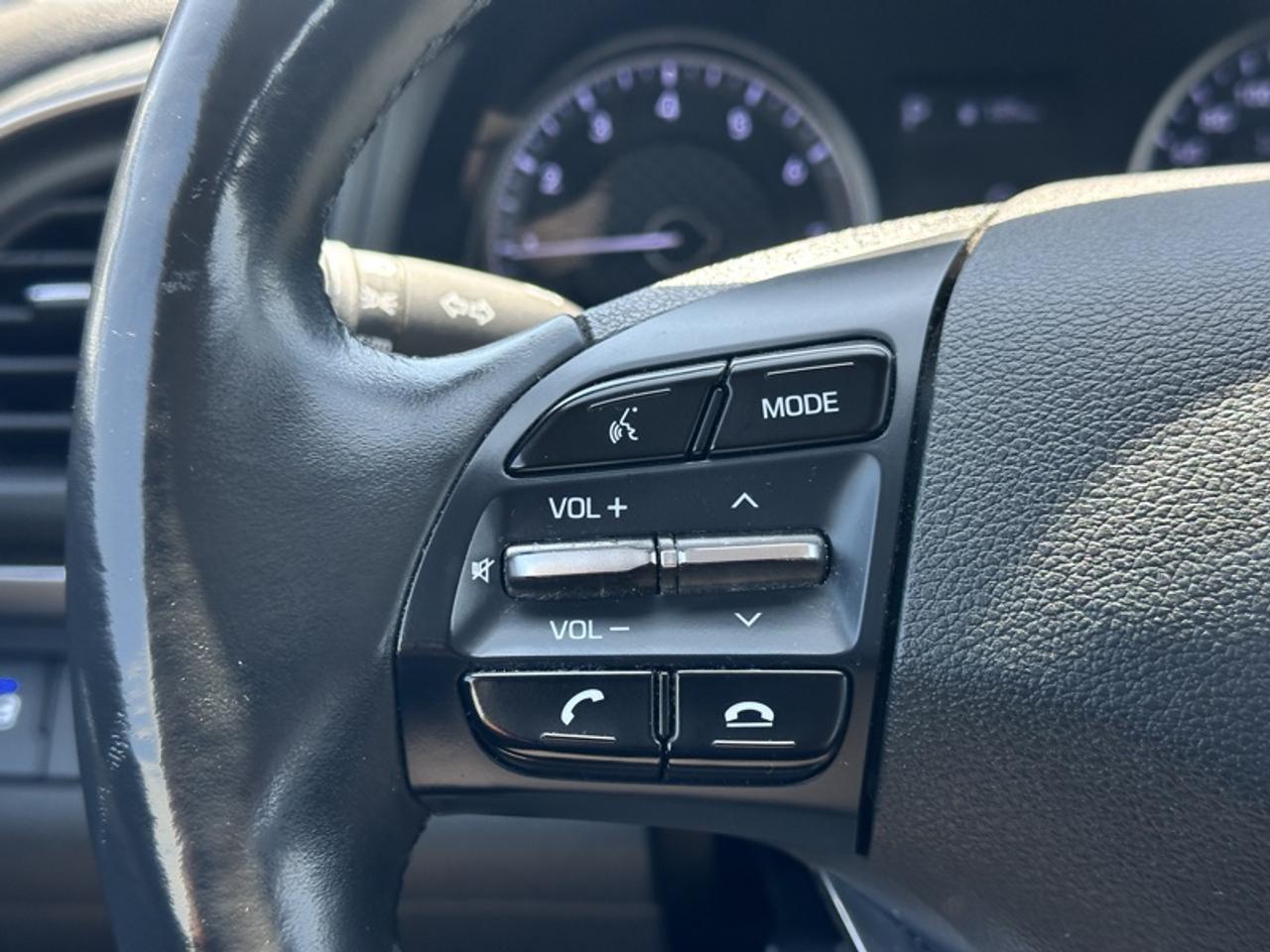 2019 Hyundai Elantra Preferred  AT Photo