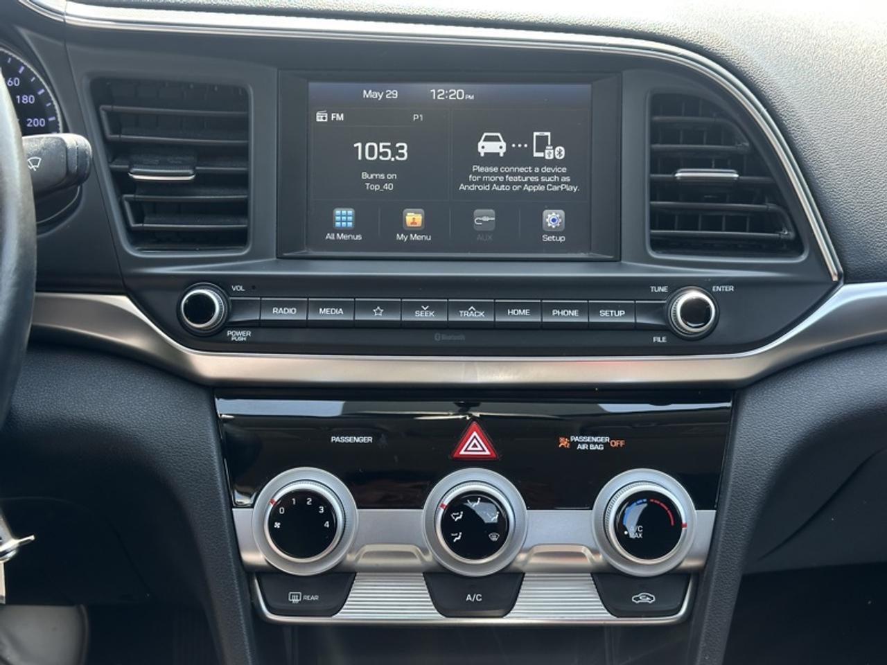 2019 Hyundai Elantra Preferred  AT Photo