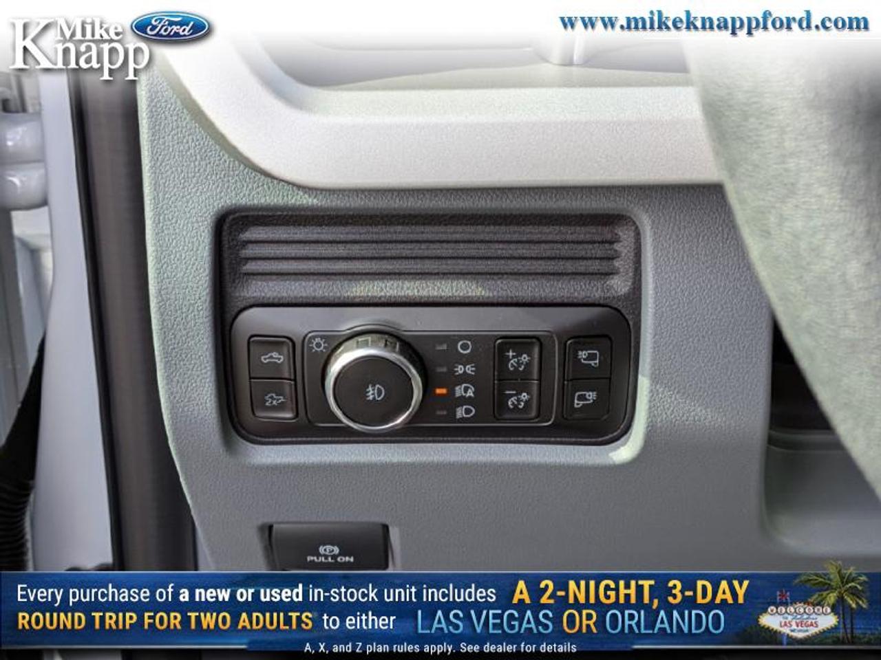2026 Ford F-350 Super Duty XLT Photo