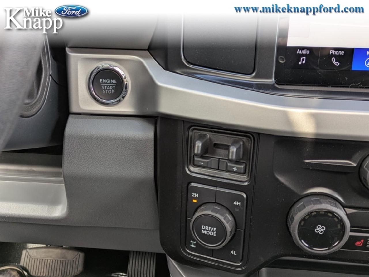2026 Ford F-350 Super Duty XLT Photo