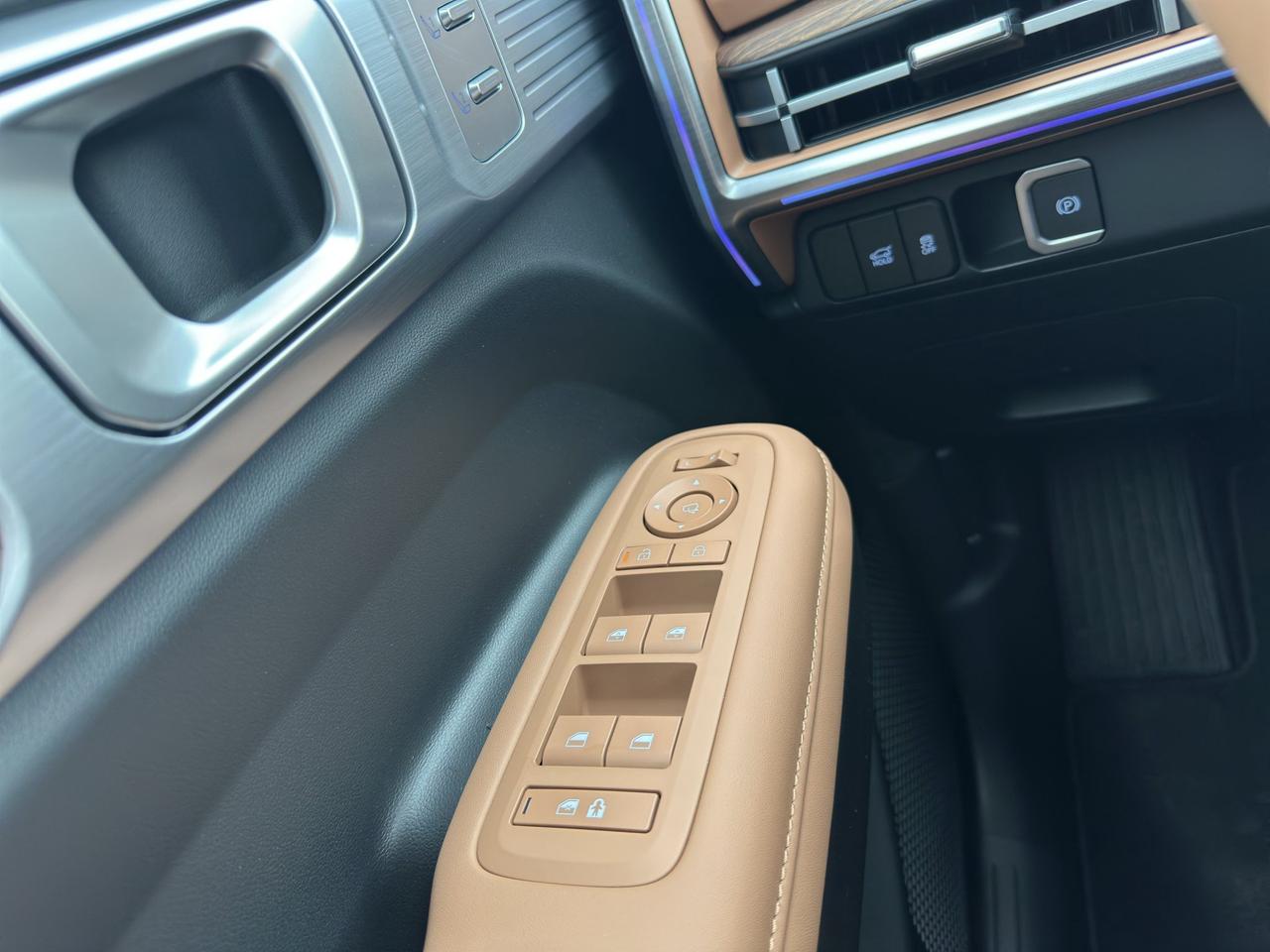 2026 Hyundai Santa Fe Hybrid Luxury Photo