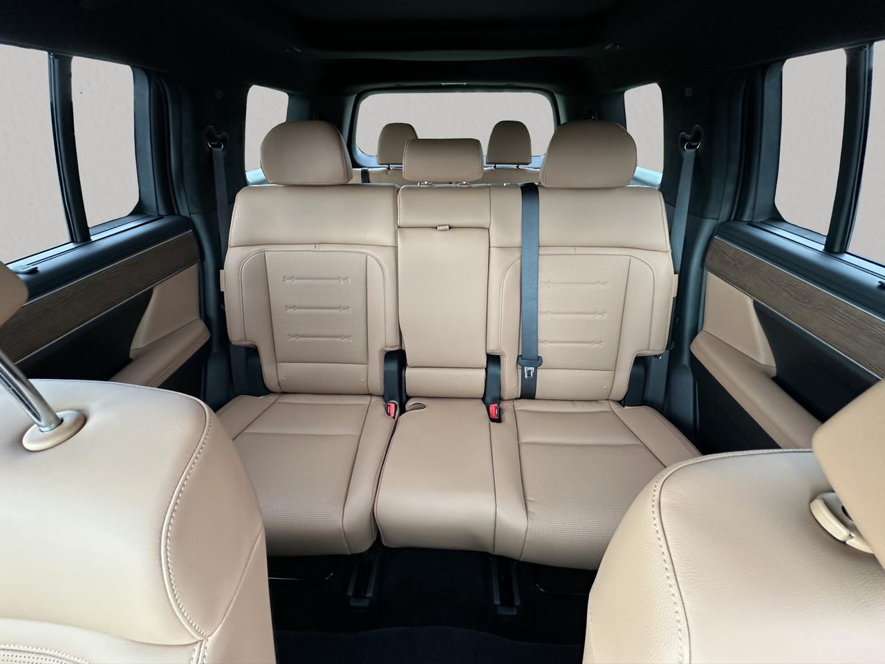 2026 Hyundai Santa Fe Hybrid Luxury Photo