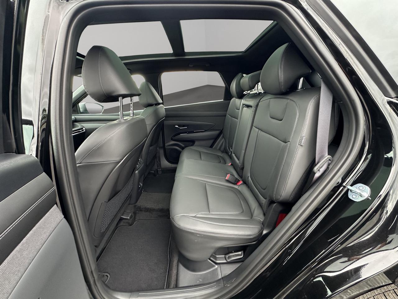 2026 Hyundai Tucson Hybrid Night Edition Photo