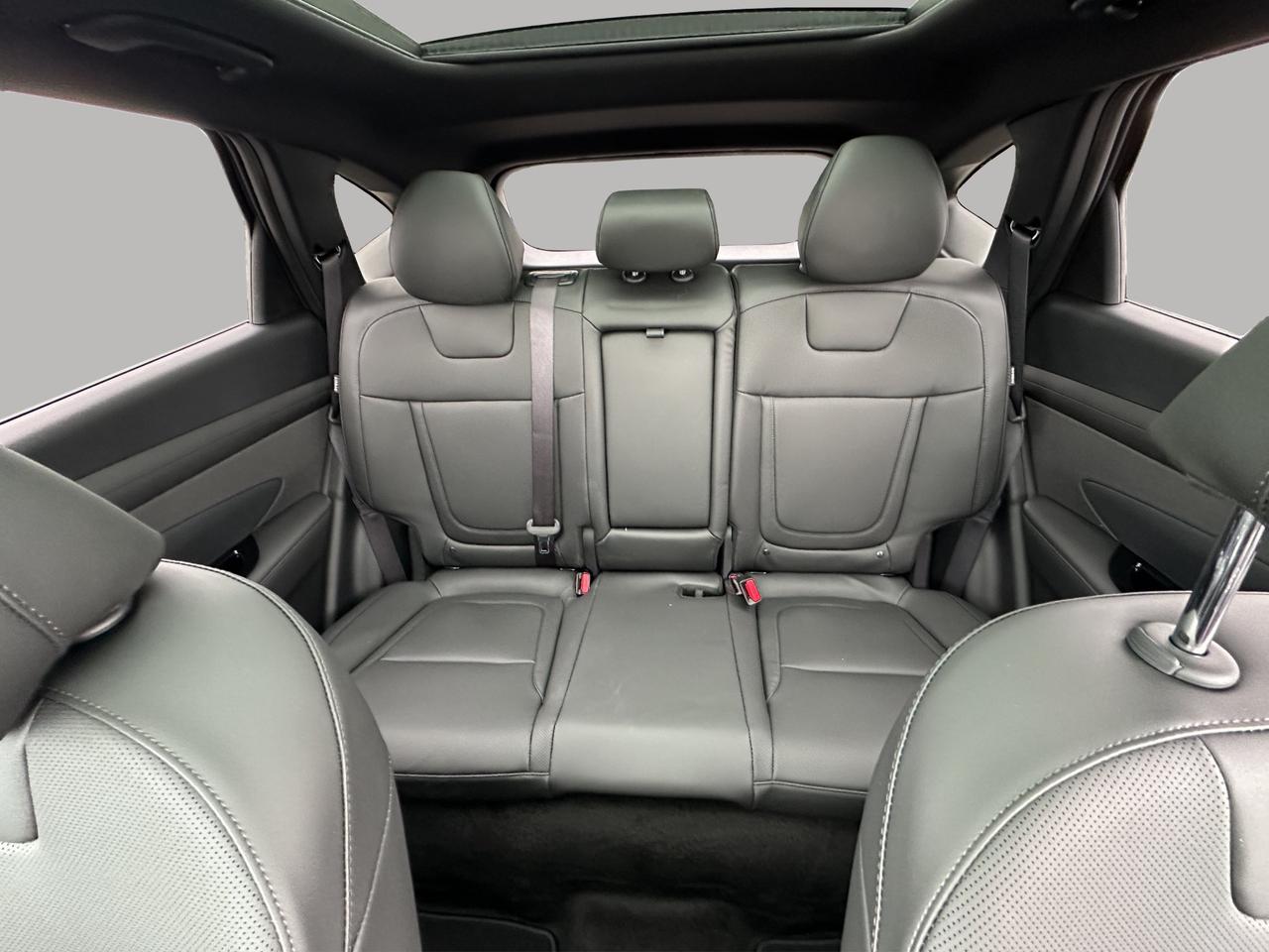 2026 Hyundai Tucson Hybrid Night Edition Photo