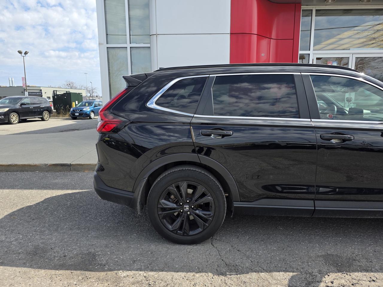 2023 Honda CR-V Hybrid Touring Photo