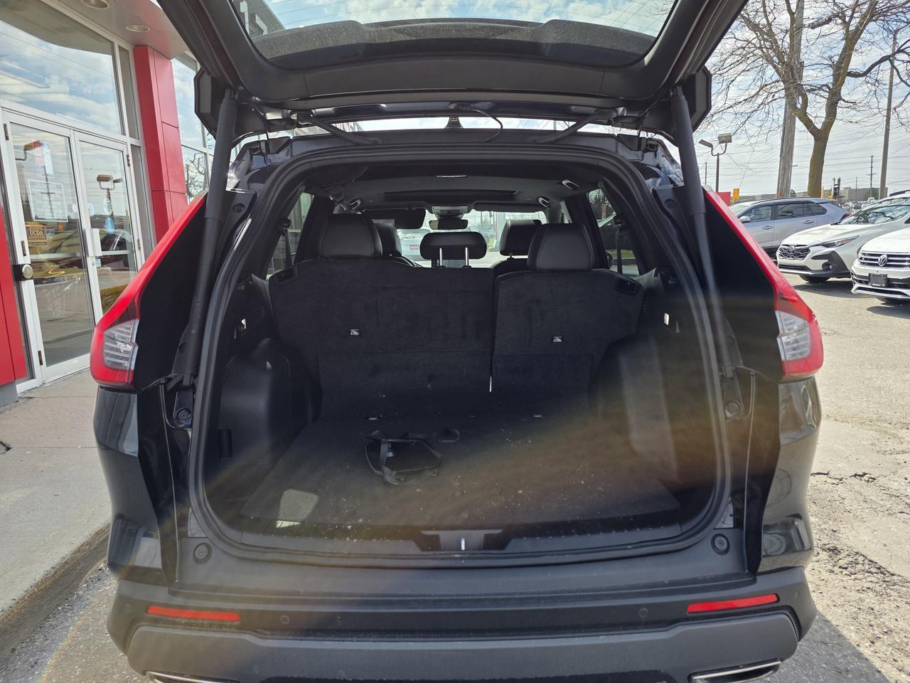 2023 Honda CR-V Hybrid Touring Photo