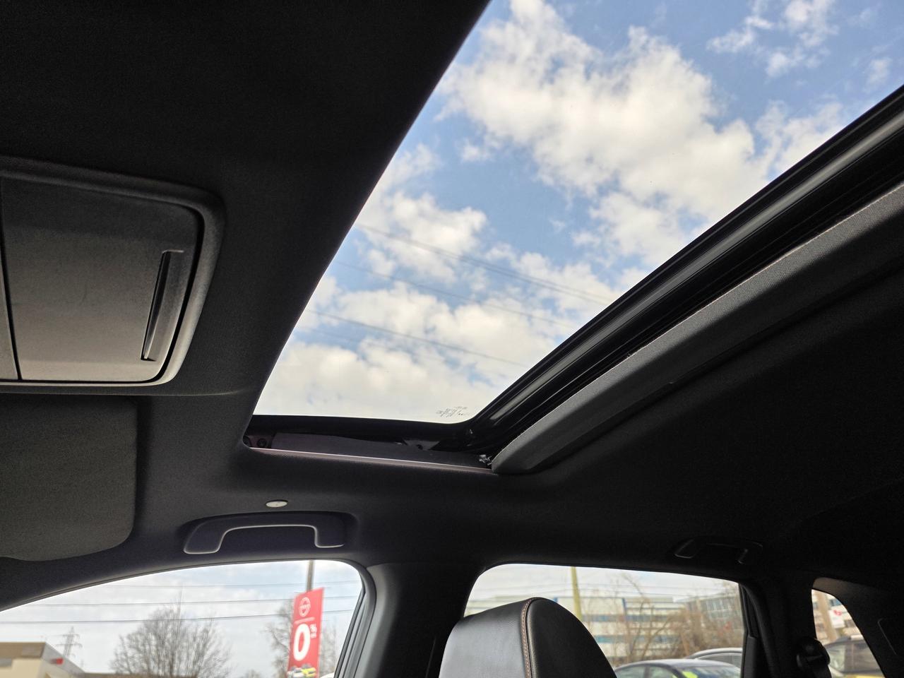 2023 Honda CR-V Hybrid Touring Photo