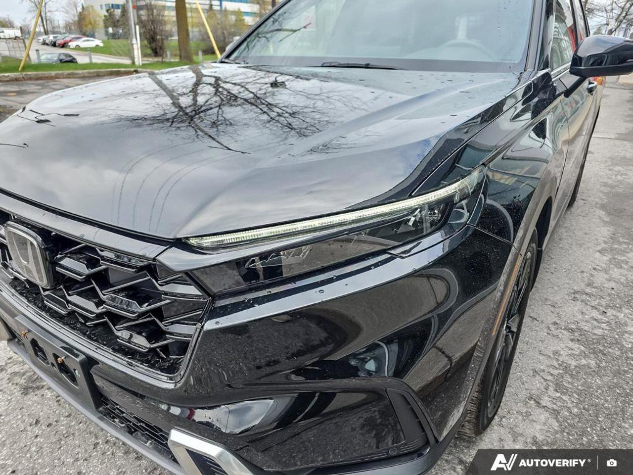 2023 Honda CR-V Hybrid Touring AWD | Bose Audio | Apple Car Play | Photo