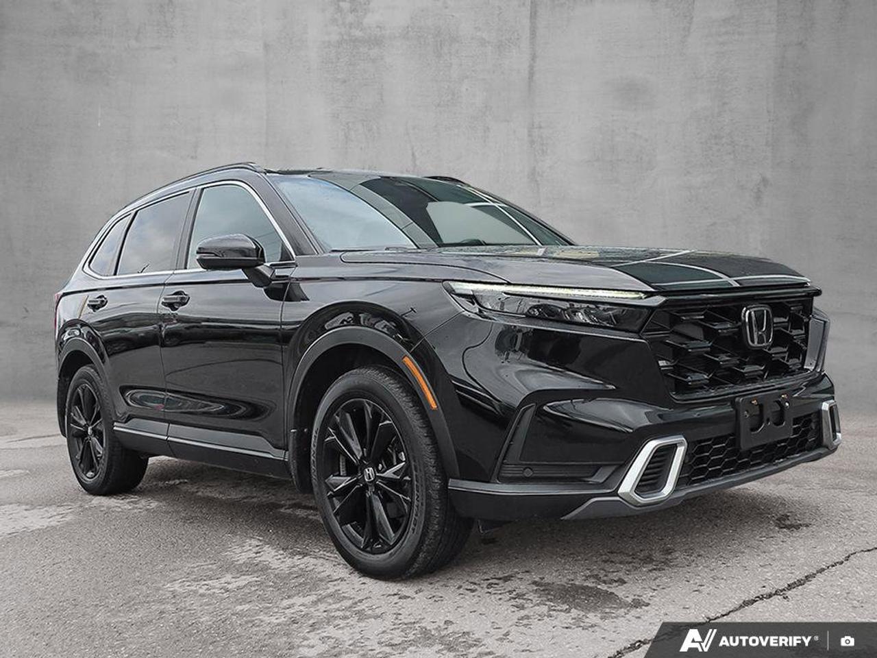 2023 Honda CR-V Hybrid Touring AWD | Bose Audio | Apple Car Play | Photo