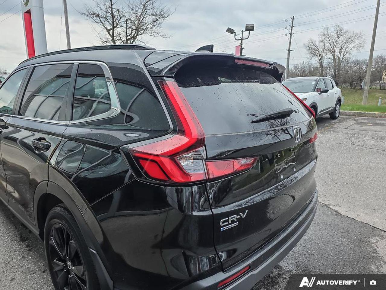 2023 Honda CR-V Hybrid Touring AWD | Bose Audio | Apple Car Play | Photo