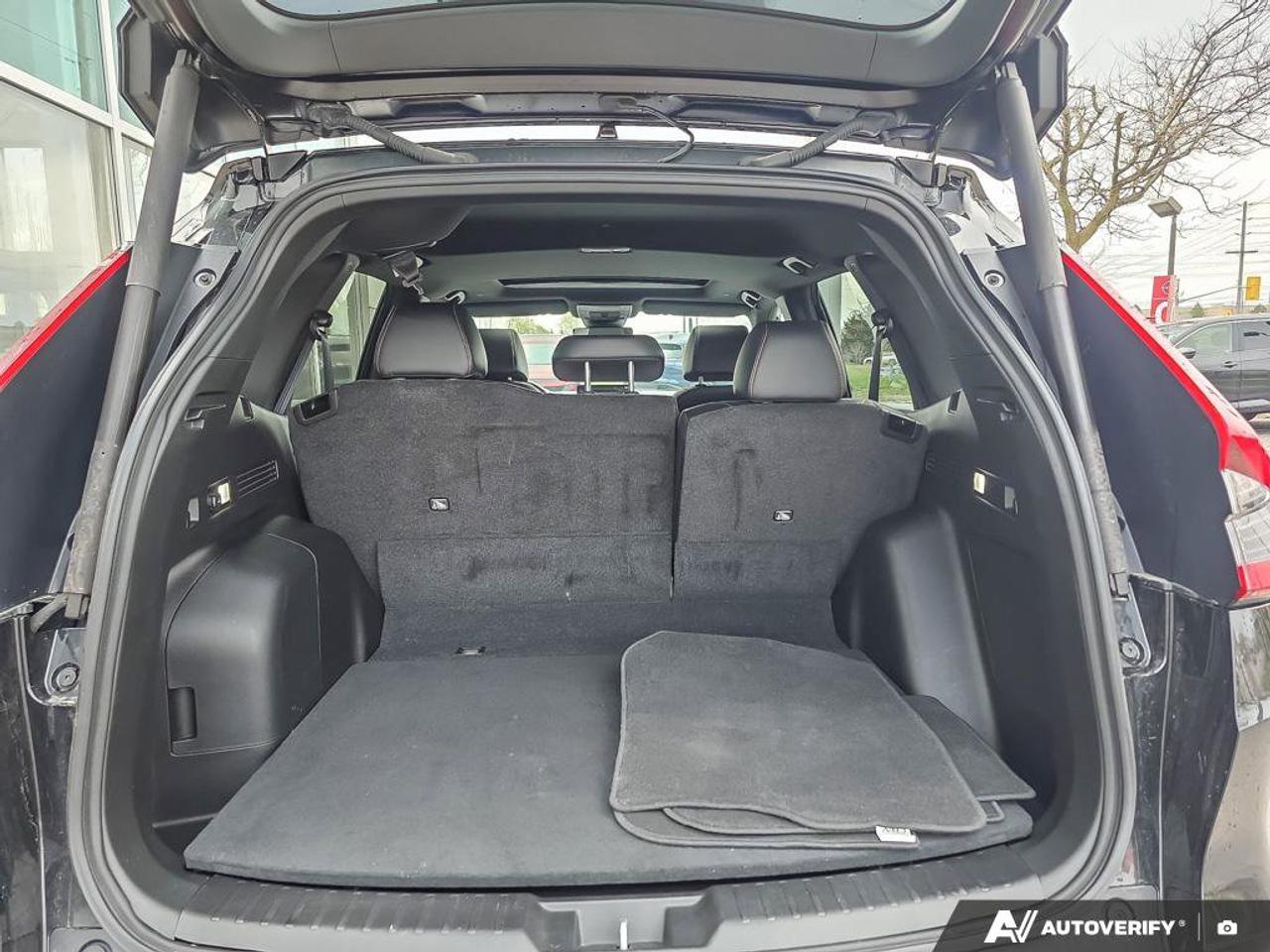 2023 Honda CR-V Hybrid Touring AWD | Bose Audio | Apple Car Play | Photo