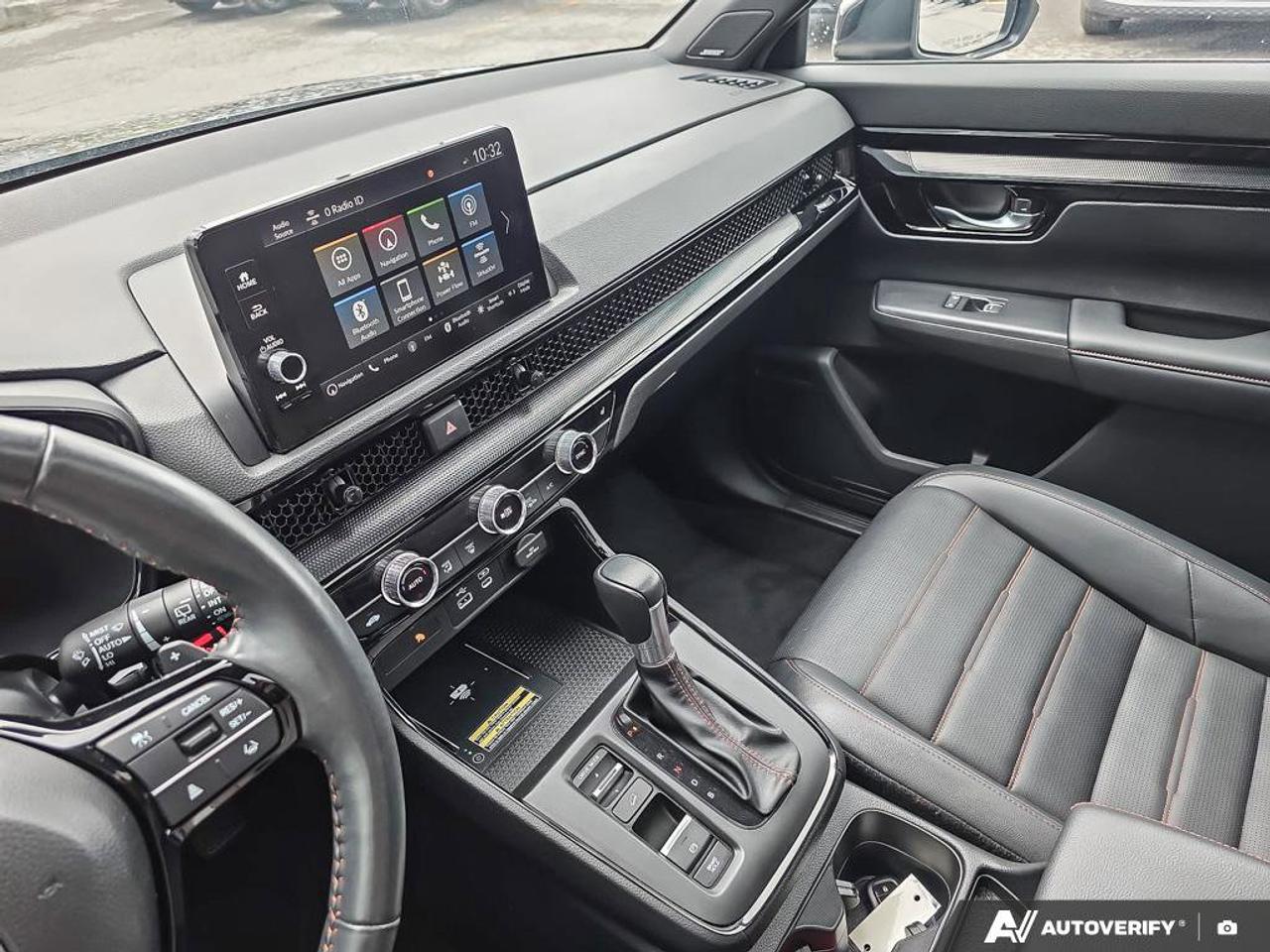 2023 Honda CR-V Hybrid Touring AWD | Bose Audio | Apple Car Play | Photo