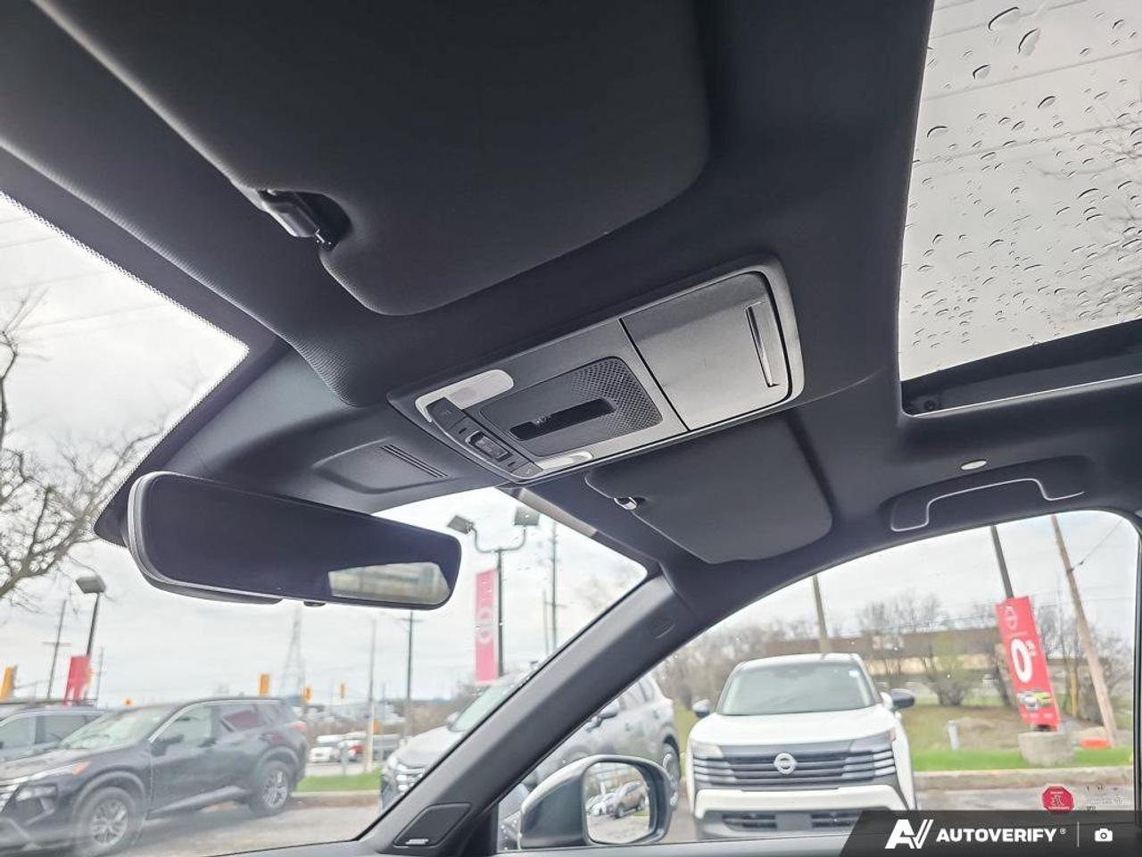 2023 Honda CR-V Hybrid Touring AWD | Bose Audio | Apple Car Play | Photo