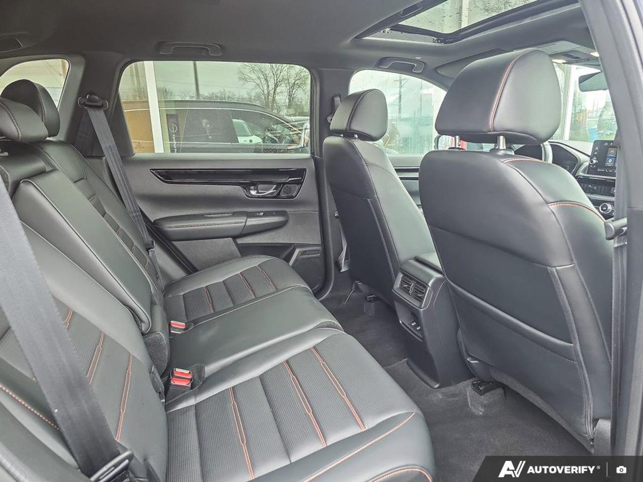 2023 Honda CR-V Hybrid Touring AWD | Bose Audio | Apple Car Play | Photo