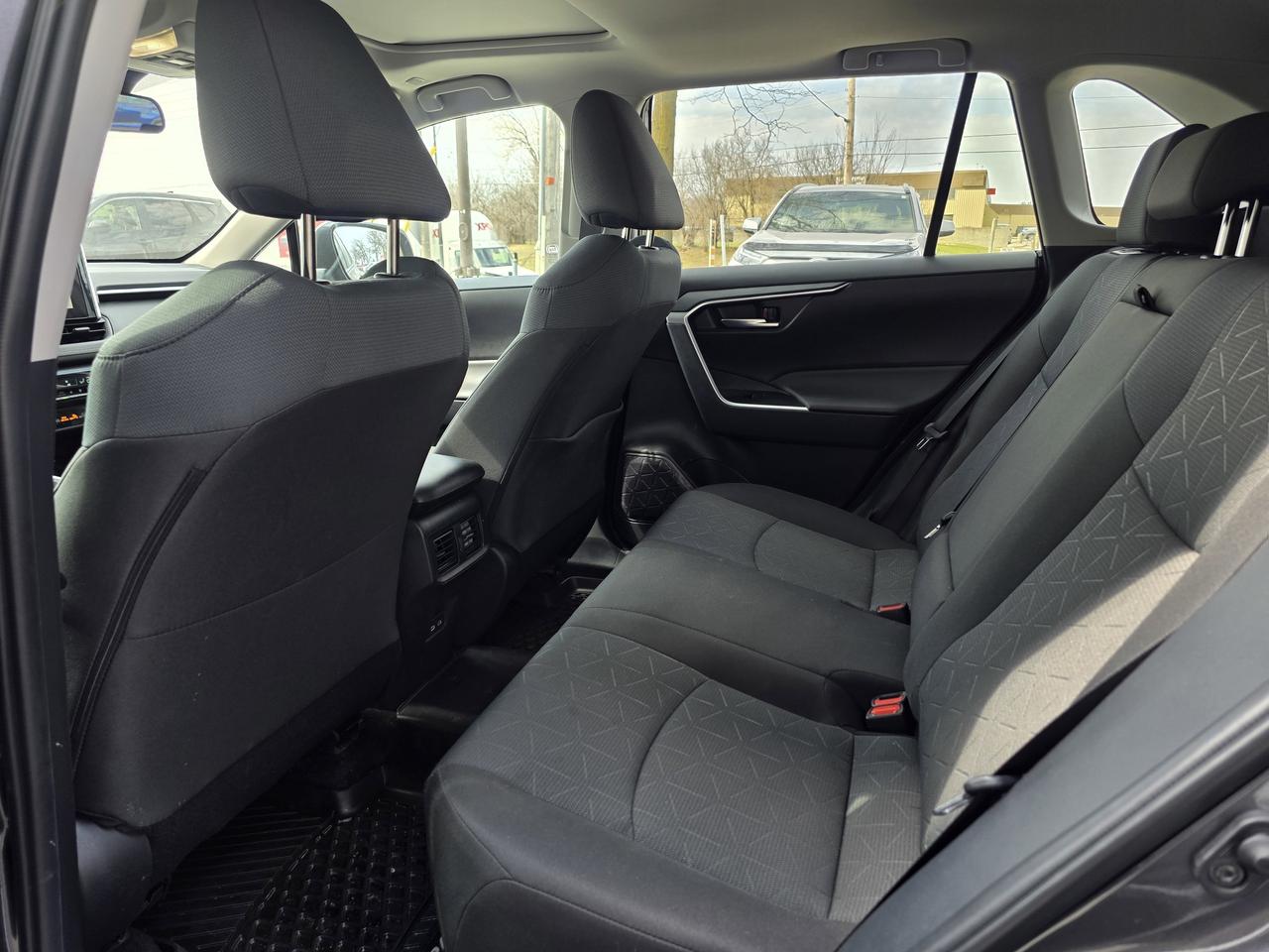 2025 Toyota RAV4 XLE Photo