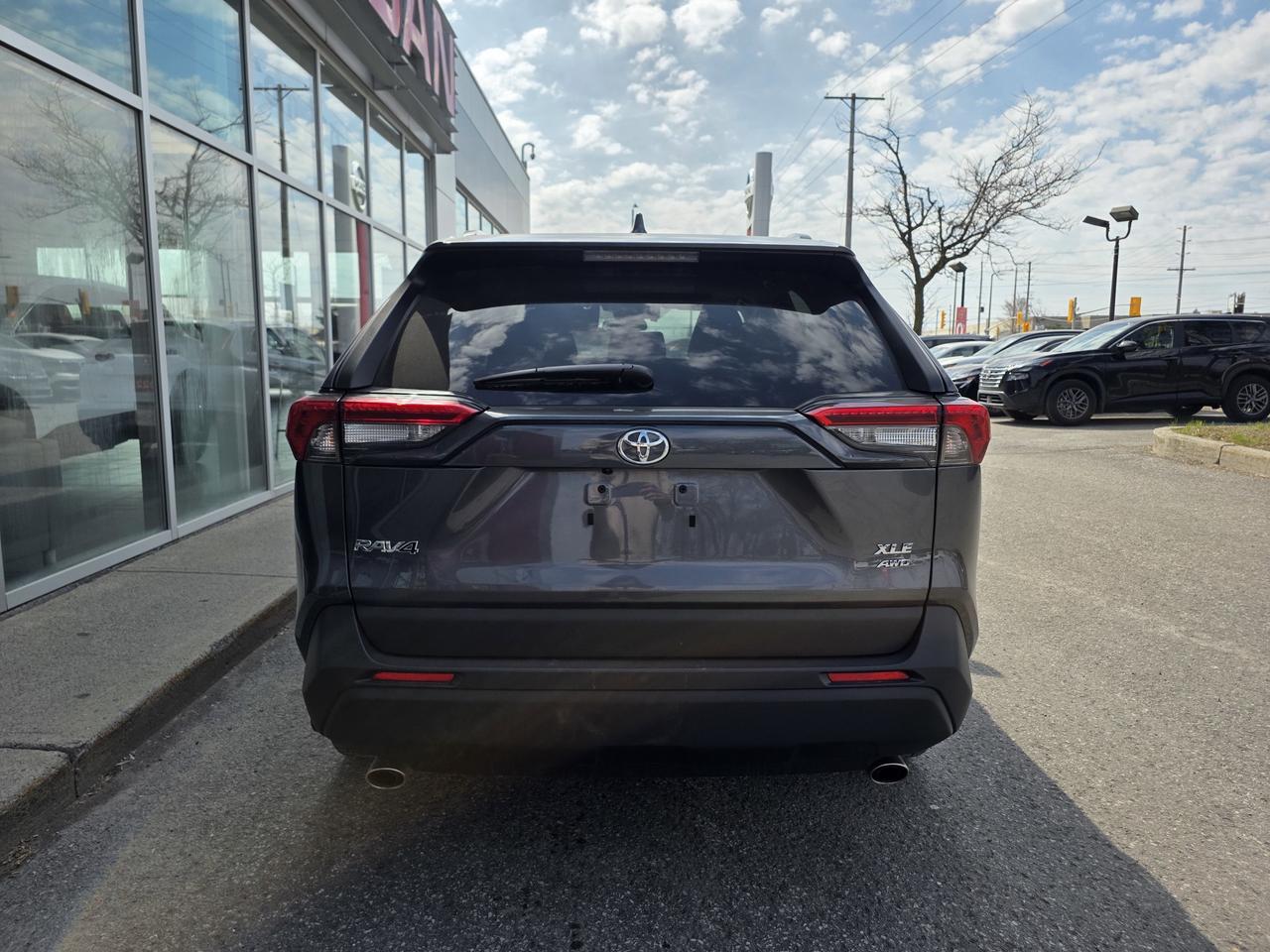 2025 Toyota RAV4 XLE Photo