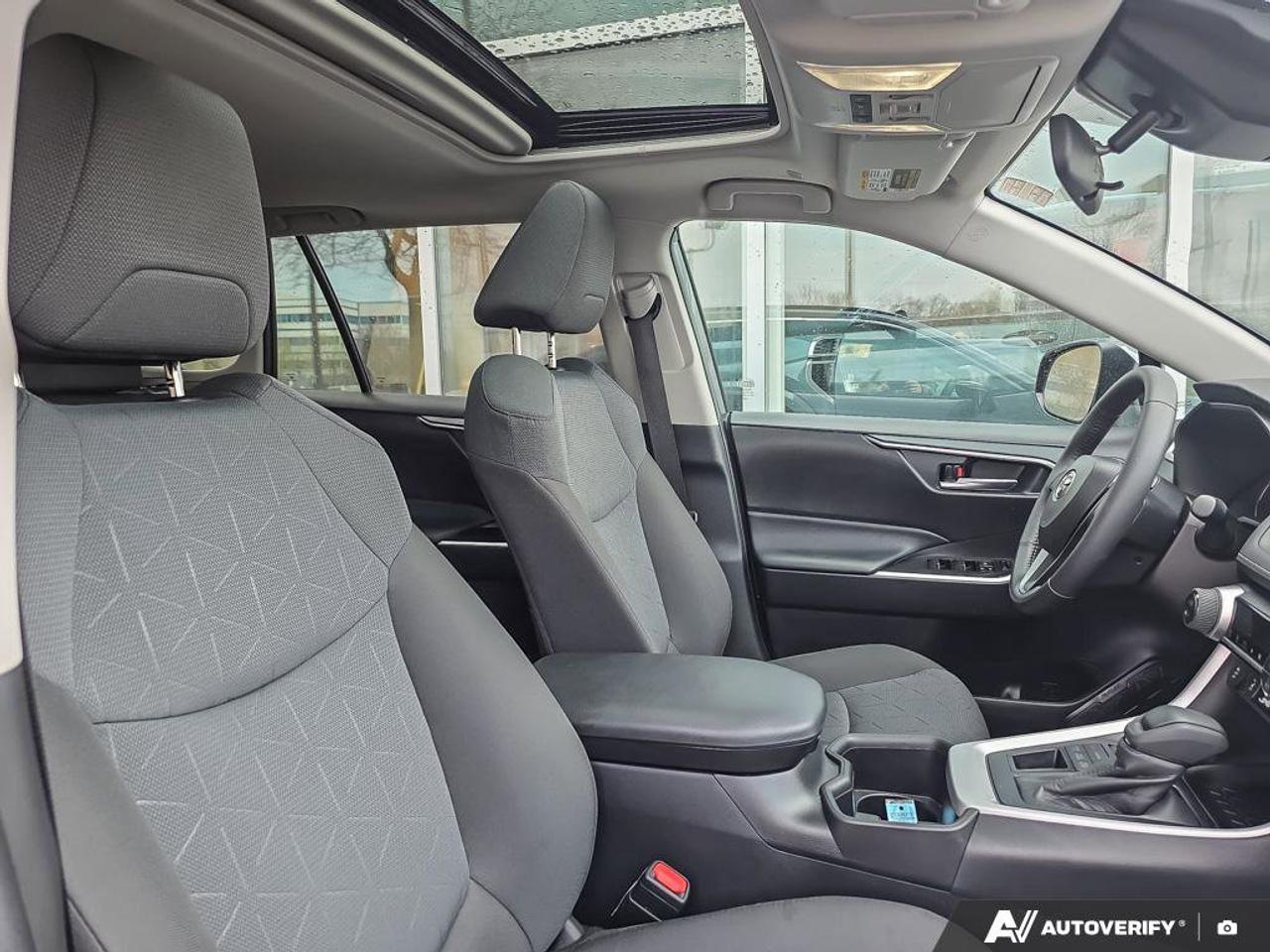 2025 Toyota RAV4 XLE AWD | Apple Car Play | Android Auto | Photo