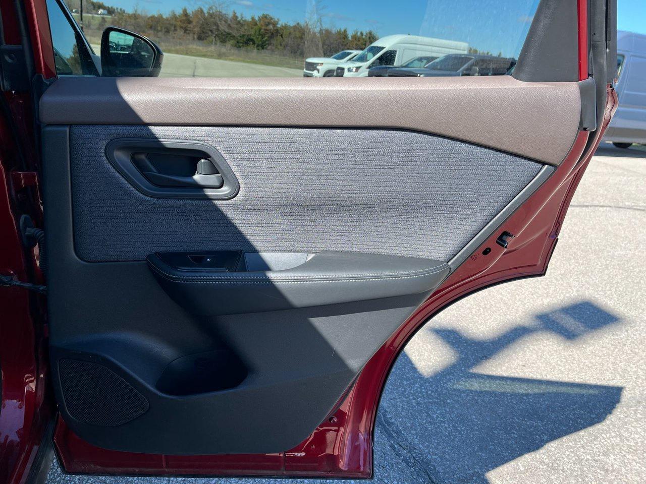 2021 Nissan Rogue AWD S Photo