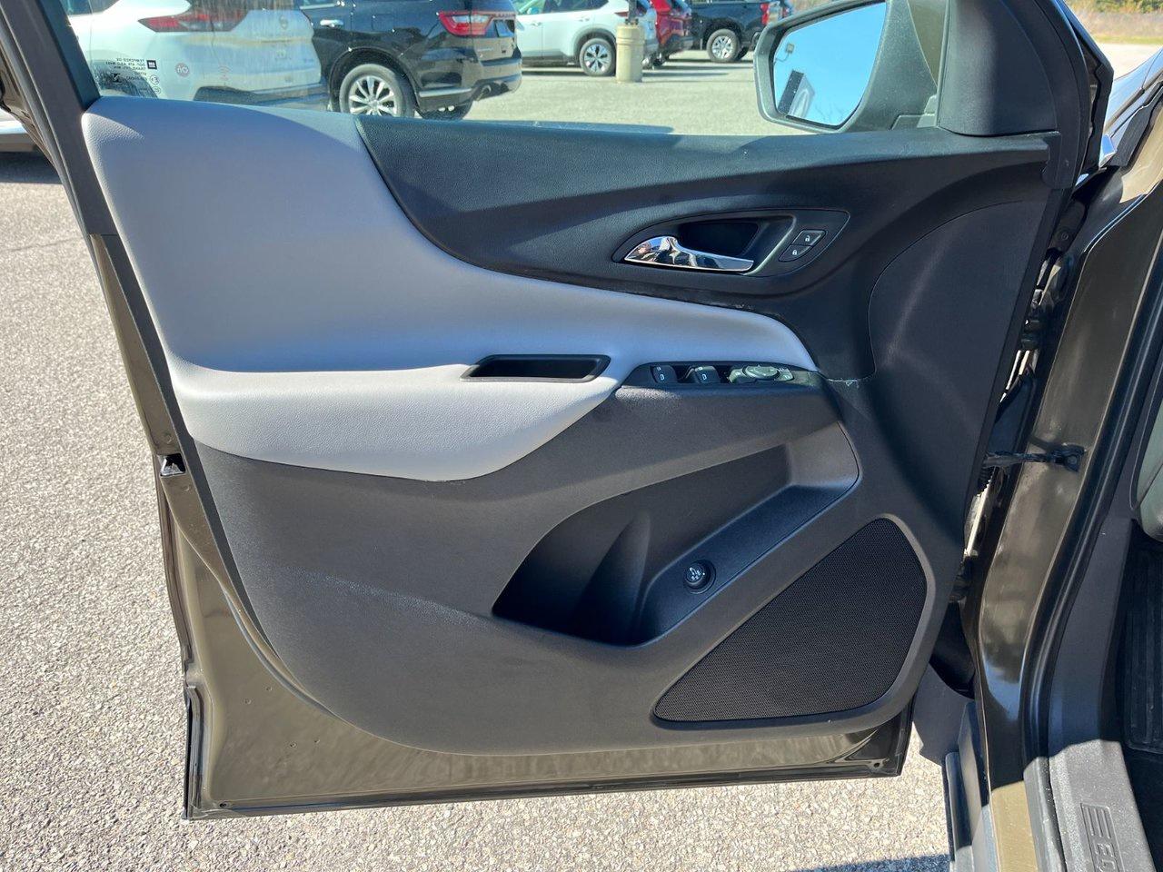 2023 Chevrolet Equinox AWD 4DR LT Photo
