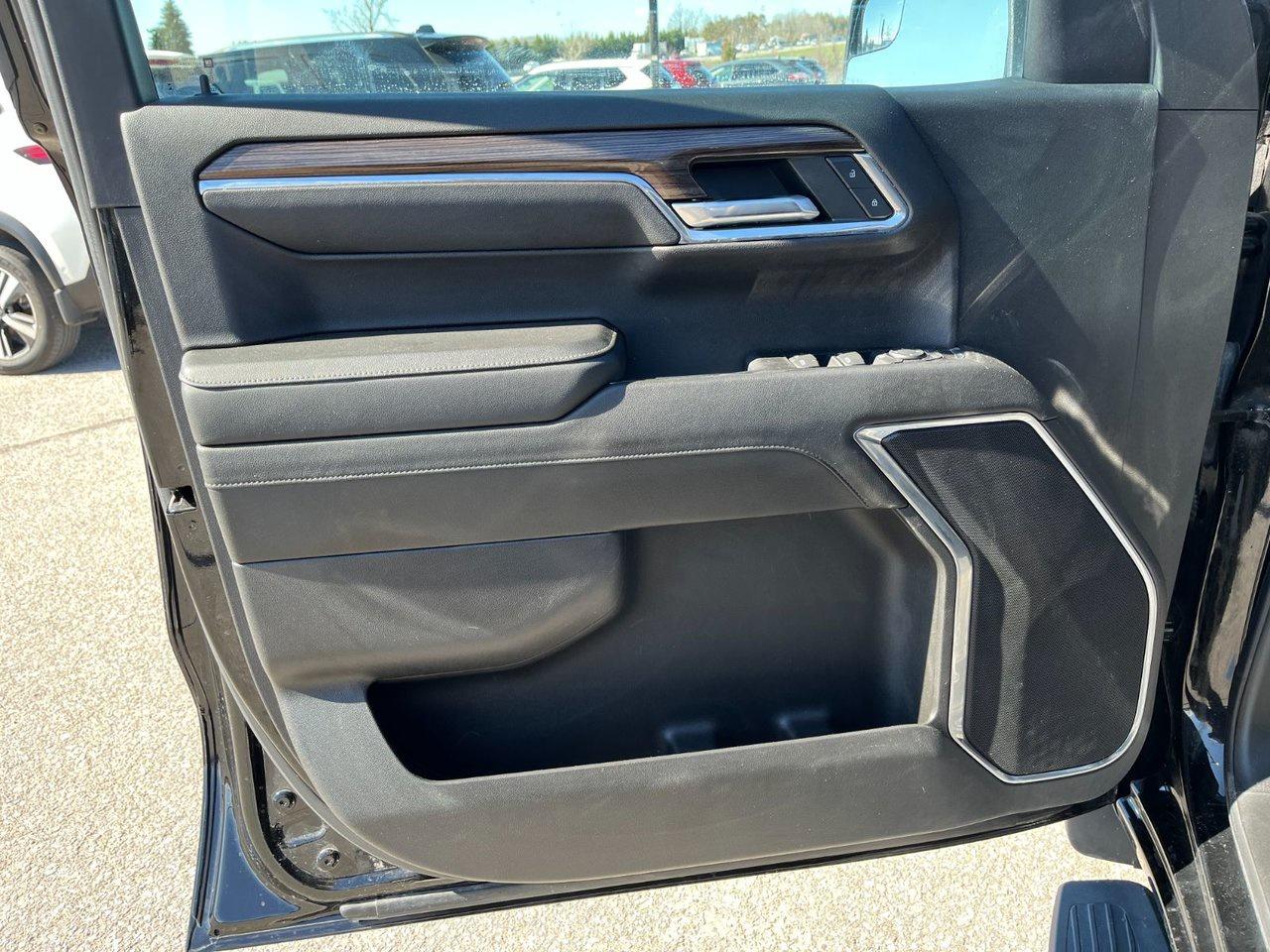 2024 Chevrolet Silverado 1500 4WD Crew Cab 147' WB RST Photo