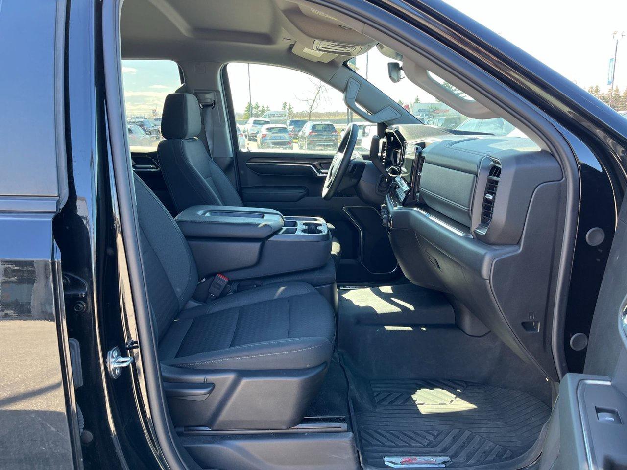 2024 Chevrolet Silverado 1500 4WD Crew Cab 147' WB RST Photo