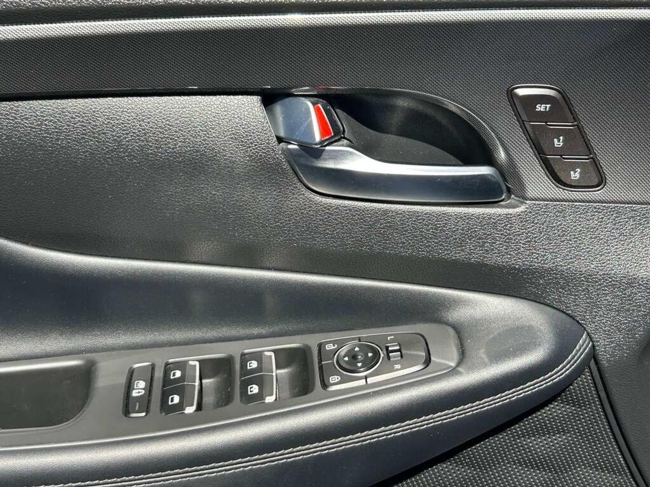2021 Hyundai Santa Fe Hybrid Luxury Photo