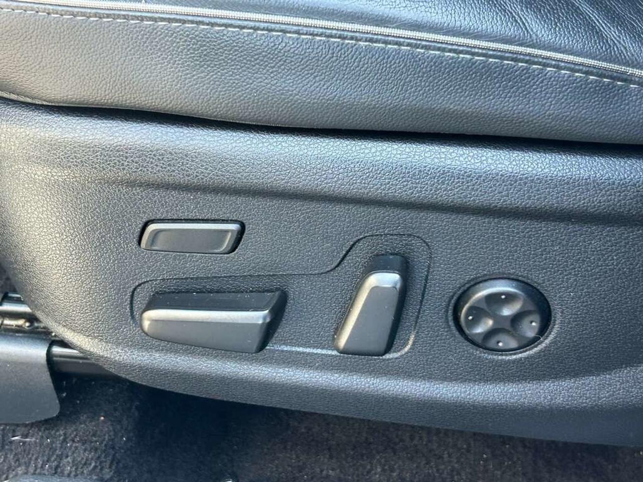 2021 Hyundai Santa Fe Hybrid Luxury Photo