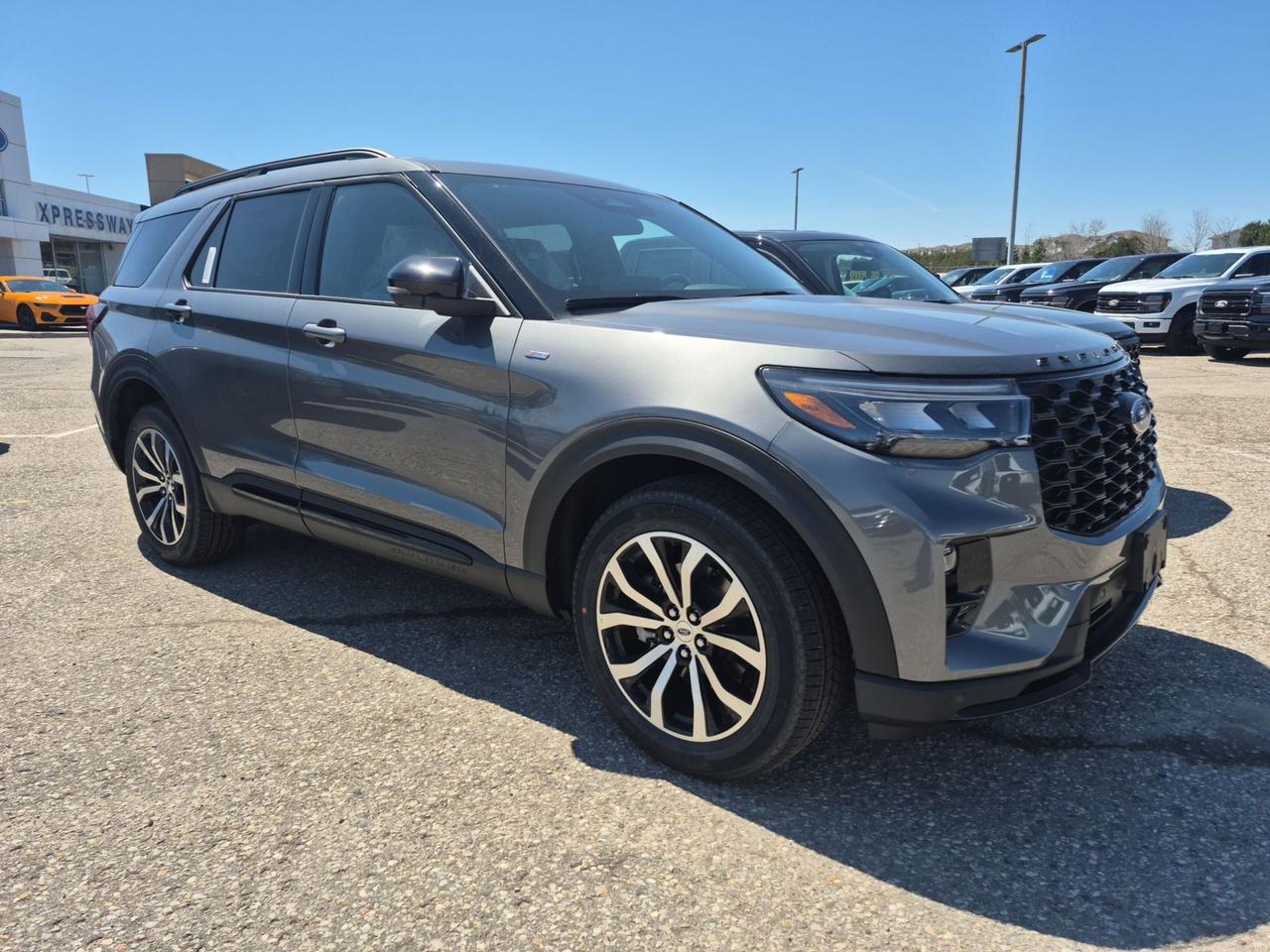 2026 Ford Explorer ST-Line 4WD Photo2