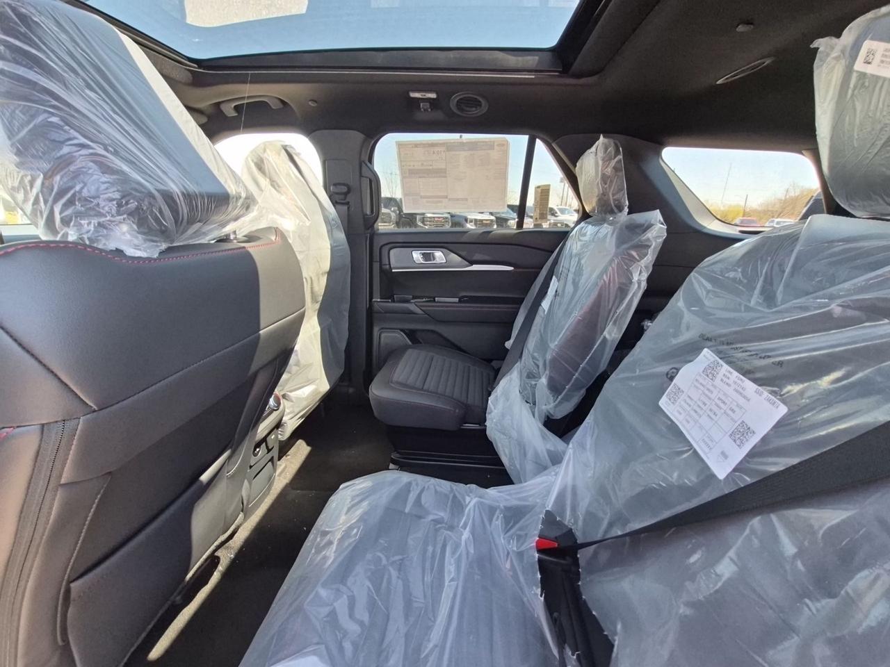 2026 Ford Explorer ST-LINE, PANO ROOF, BLUECRUISE, ADAPTIVE CRUISE Photo