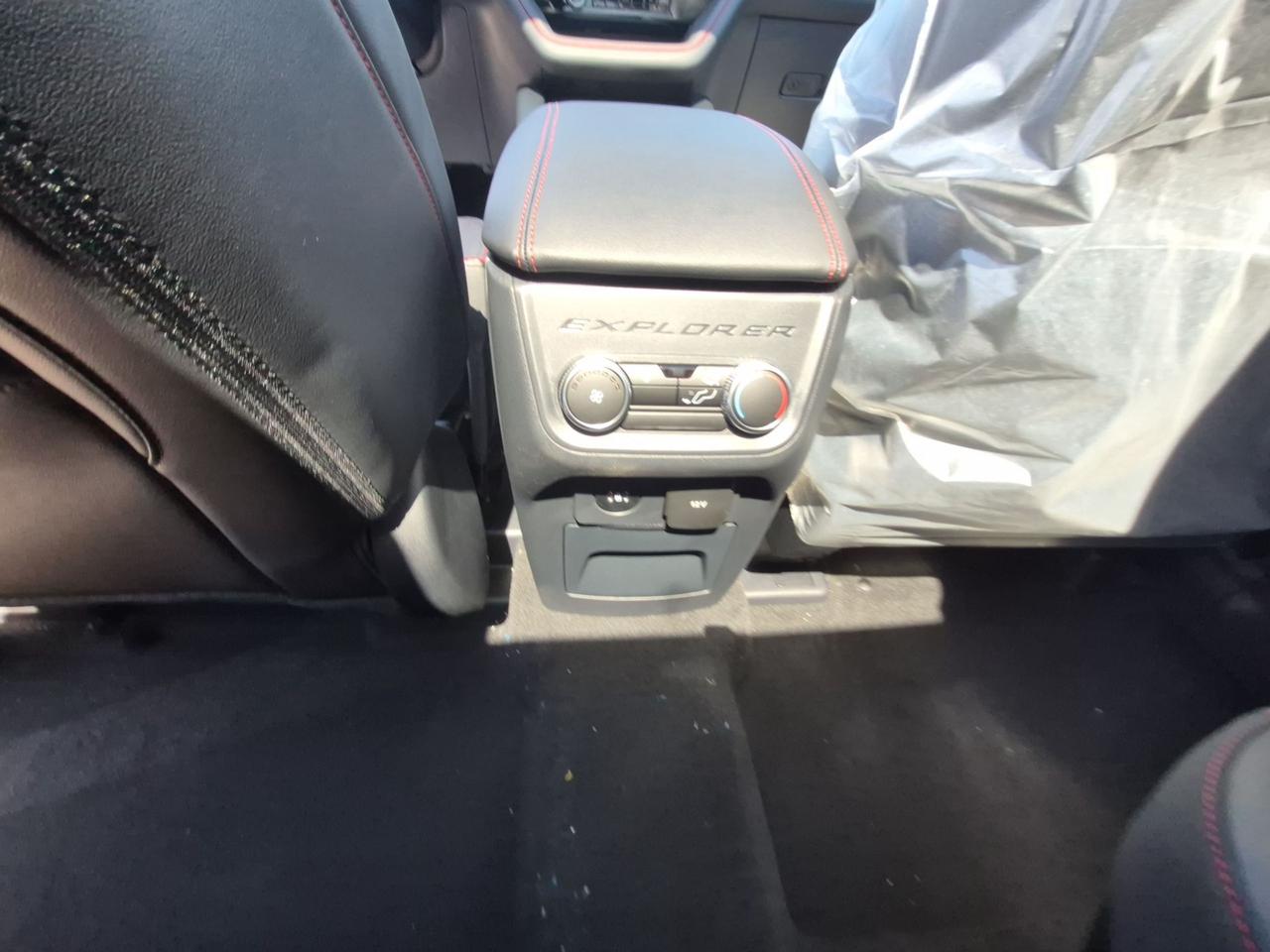 2026 Ford Explorer ST-LINE, PANO ROOF, BLUECRUISE, ADAPTIVE CRUISE Photo
