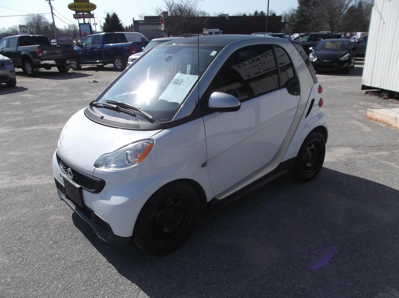 2015 Smart fortwo Pure Photo2