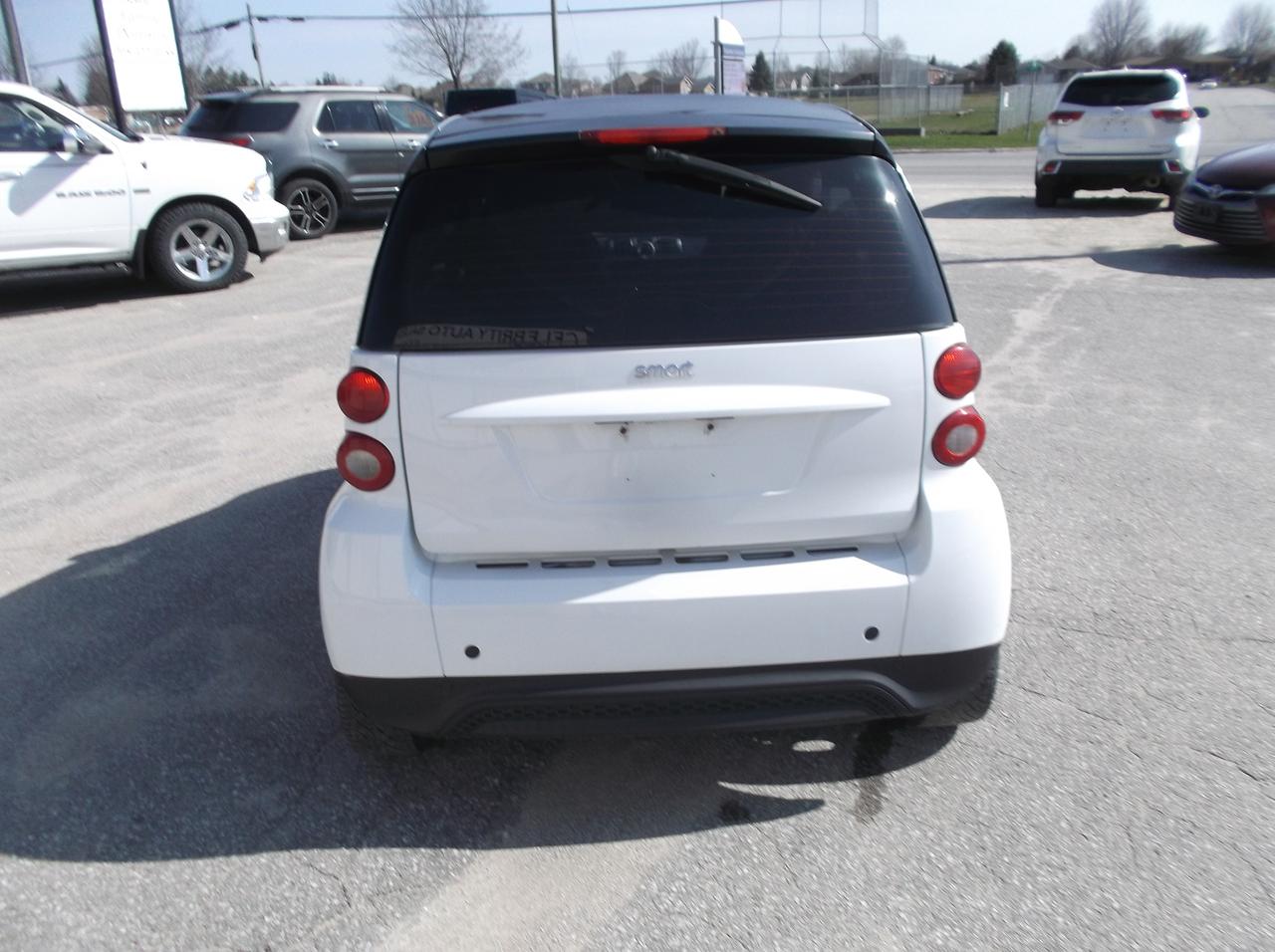 2015 Smart fortwo Pure Photo3