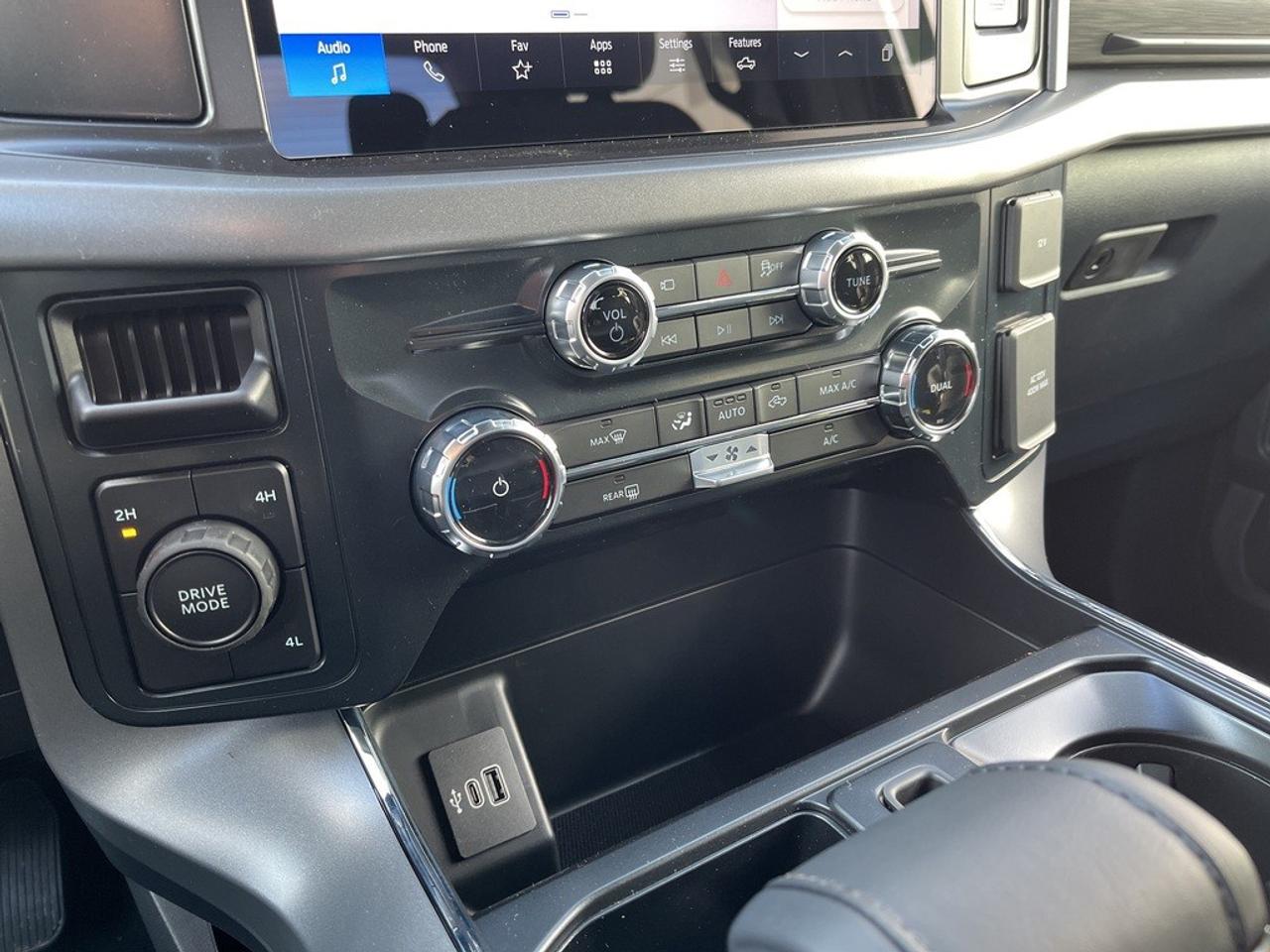 2026 Ford F-150 XLT 4WD SuperCrew 5.5' Box Photo