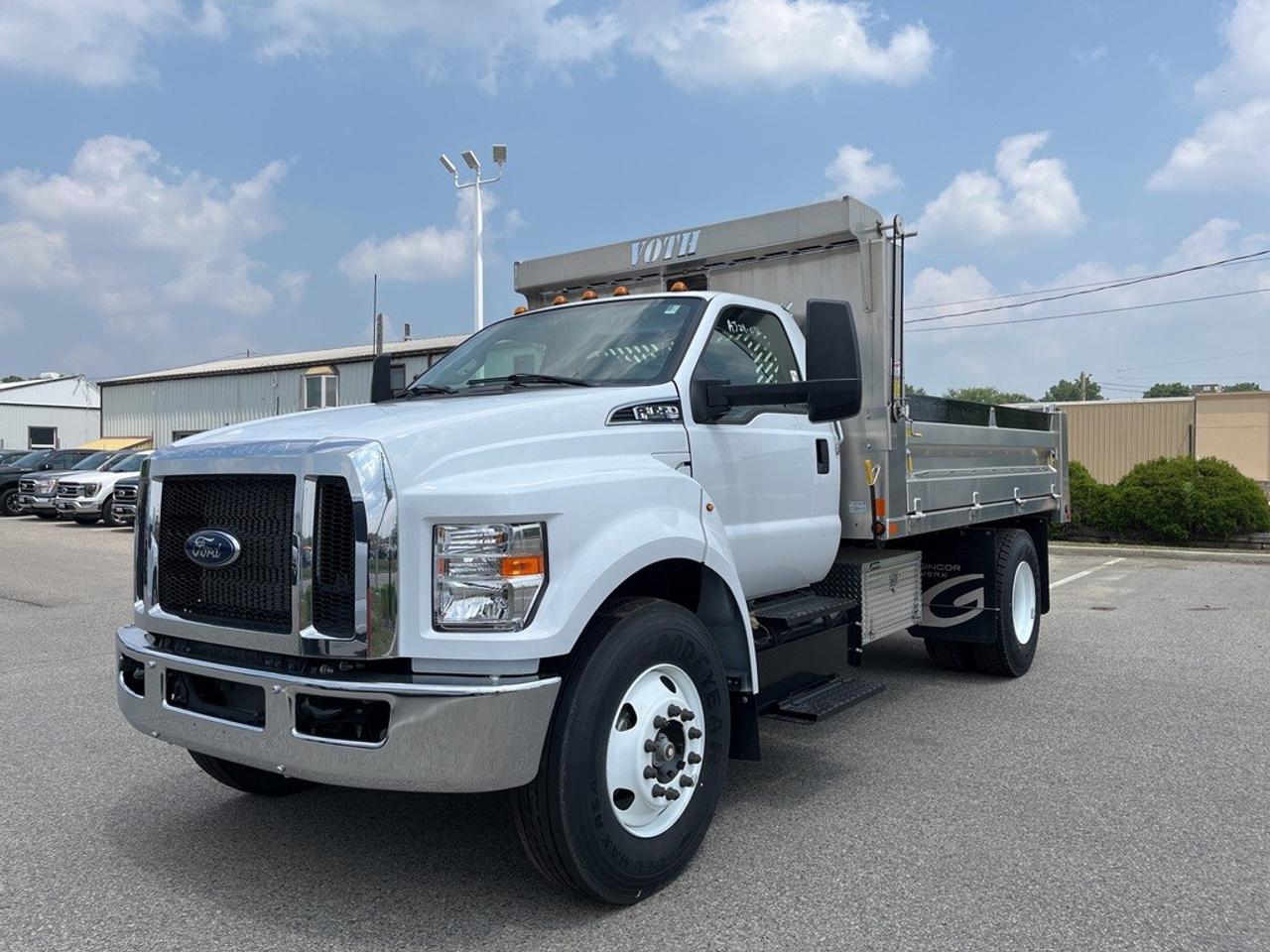 2025 Ford Super Duty F-650 Straight Frame Gas Photo