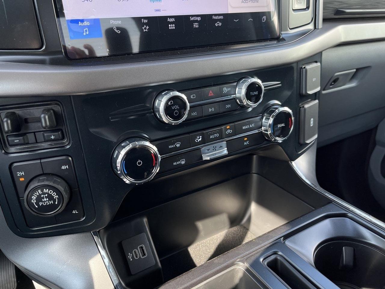 2026 Ford F-150 XLT 4WD SuperCrew 5.5' Box Photo