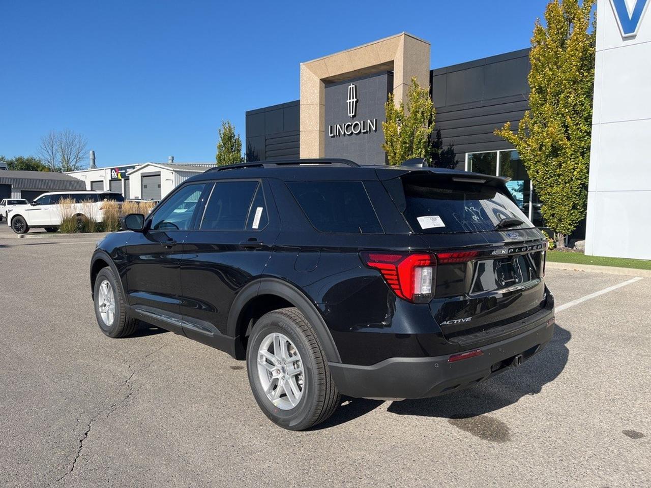 2025 Ford Explorer Active 4WD Photo