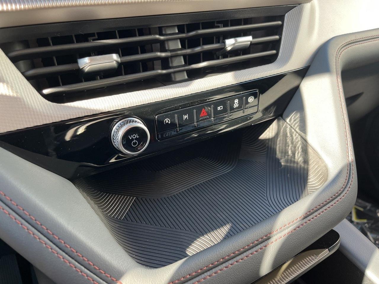 2025 Ford Explorer Active 4WD Photo