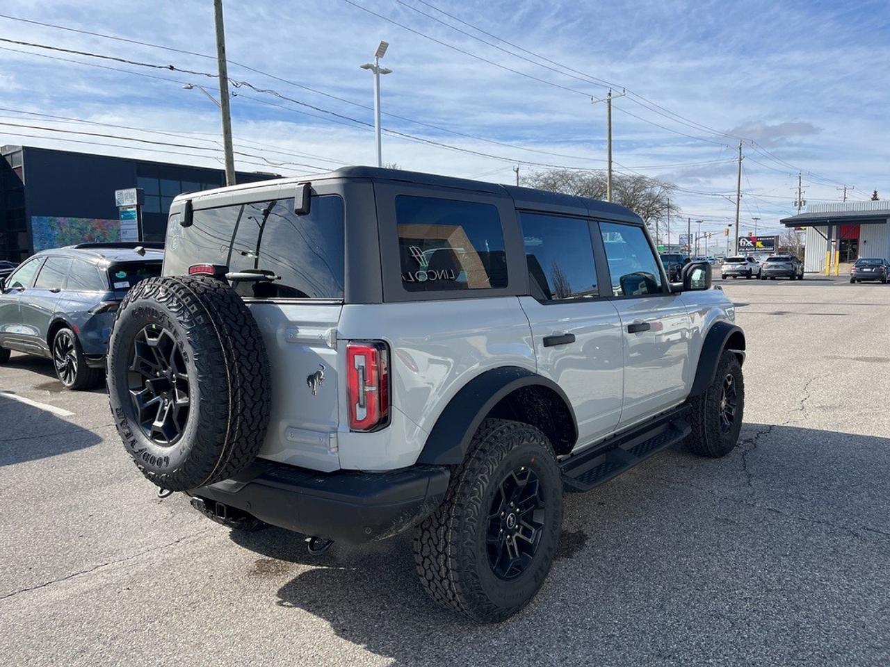 2026 Ford Bronco Badlands 4 Door 4x4 Photo3