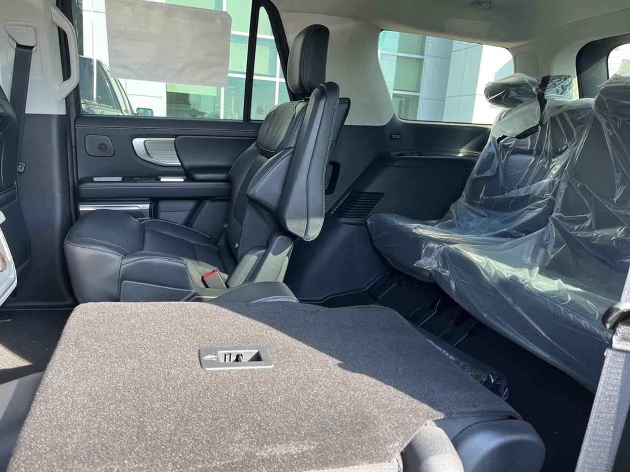 2026 Ford Expedition Platinum 4x4 Photo