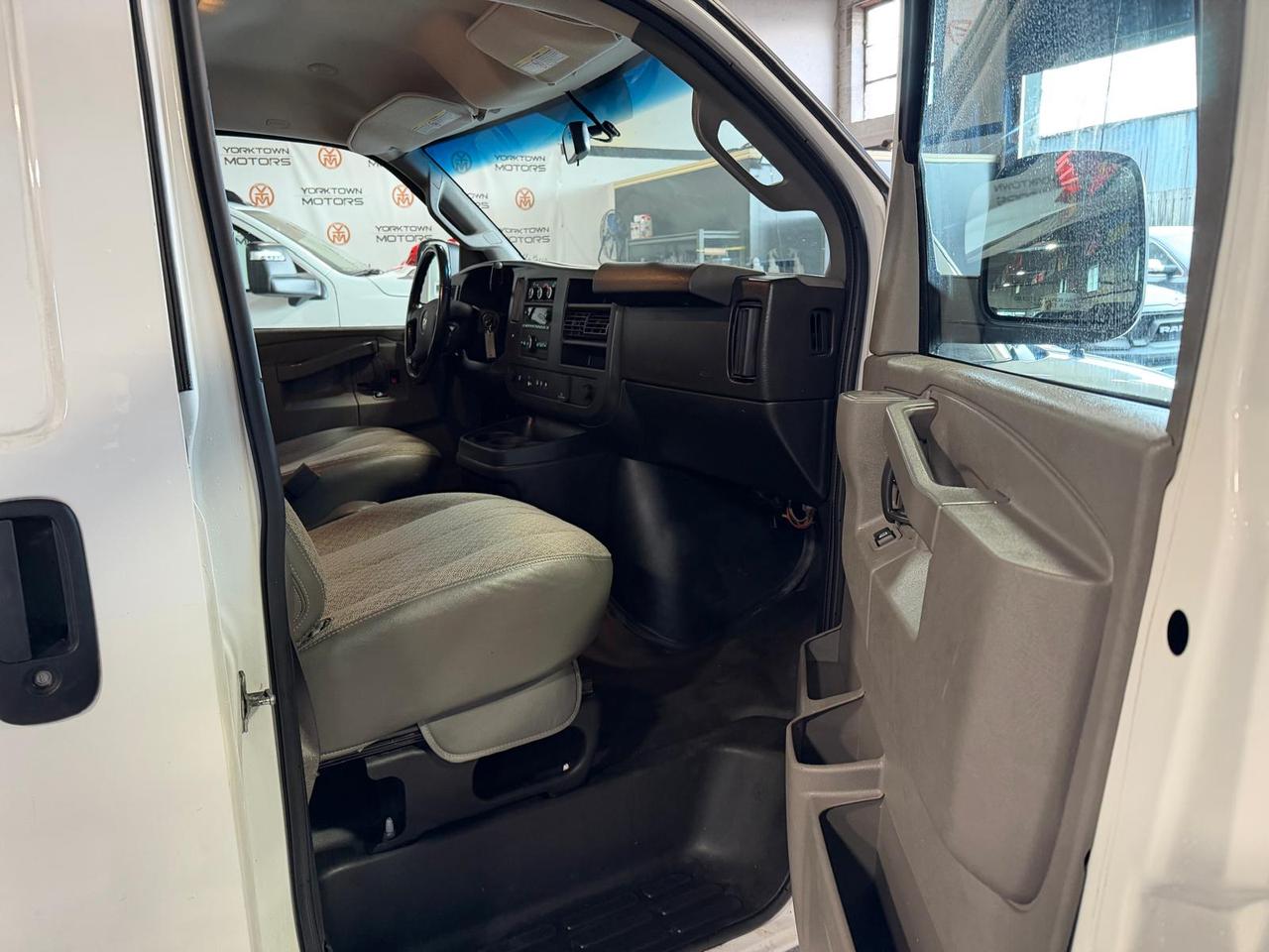 2021 Chevrolet Express Cargo Van AUTOMATIC | 6 CYL V6 Photo4
