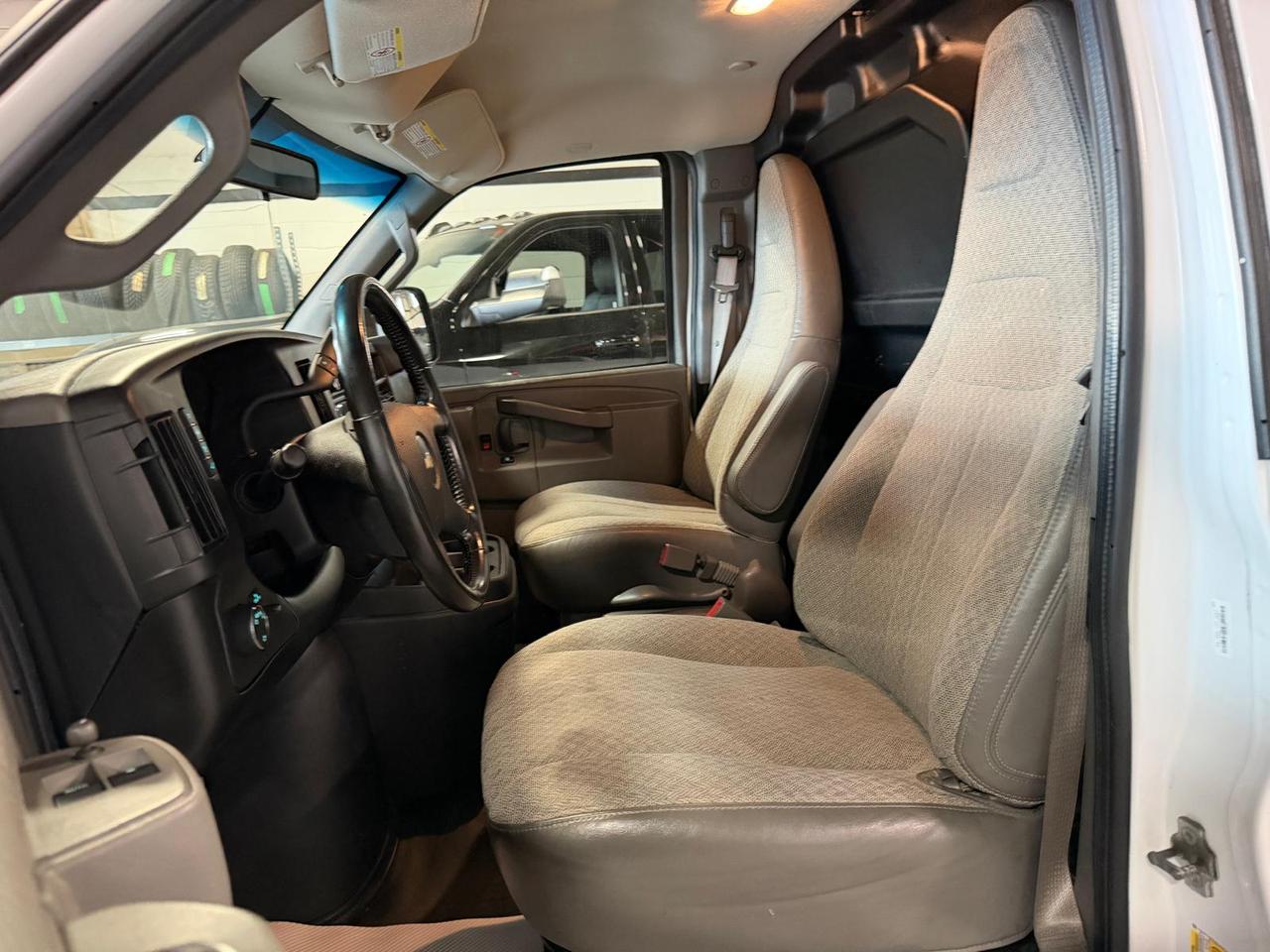 2021 Chevrolet Express Cargo Van AUTOMATIC | 6 CYL V6 Photo