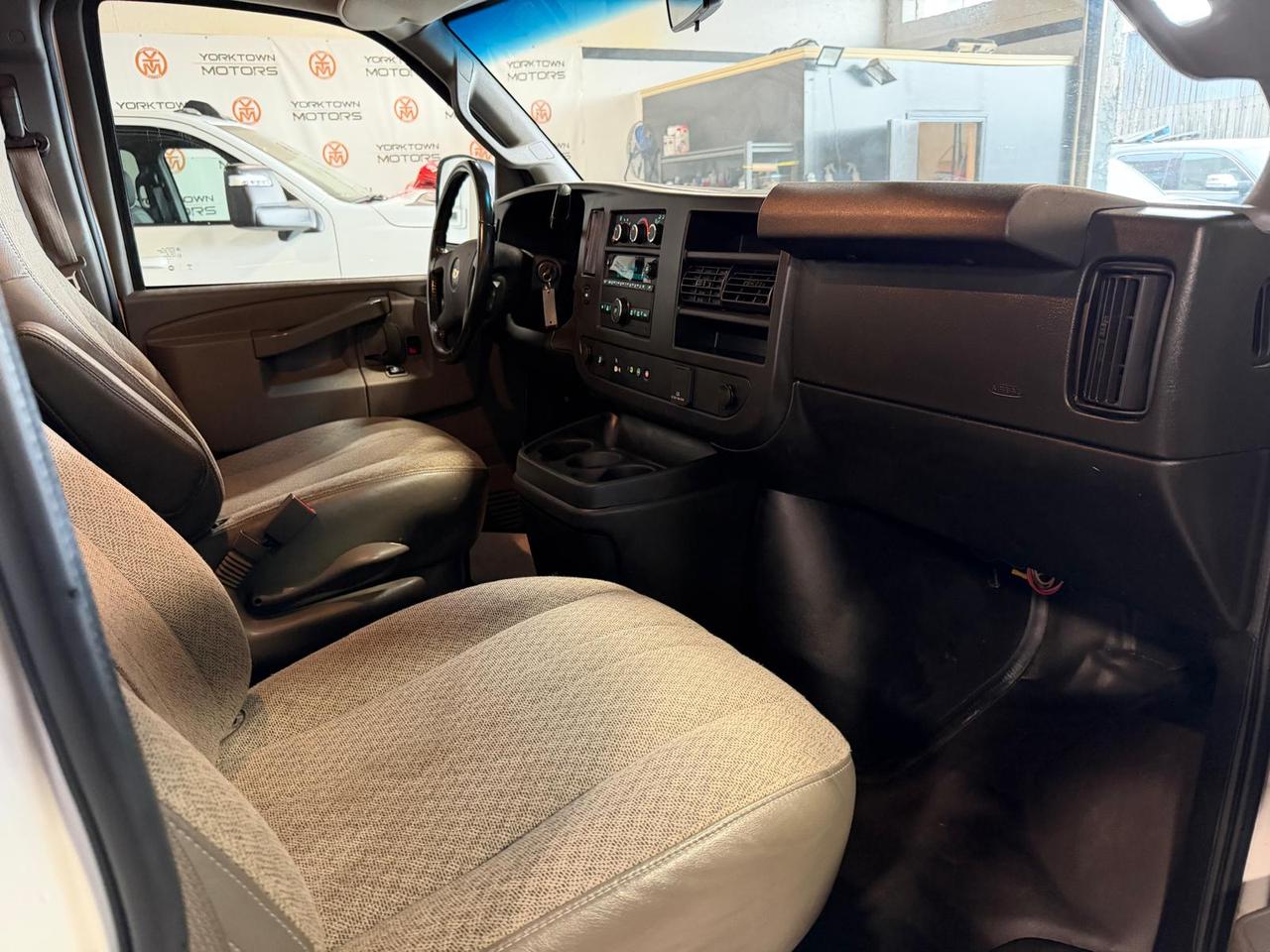 2021 Chevrolet Express Cargo Van AUTOMATIC | 6 CYL V6 Photo