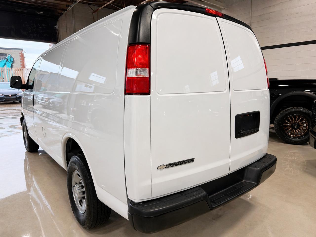 2021 Chevrolet Express Cargo Van AUTOMATIC | 6 CYL V6 Photo
