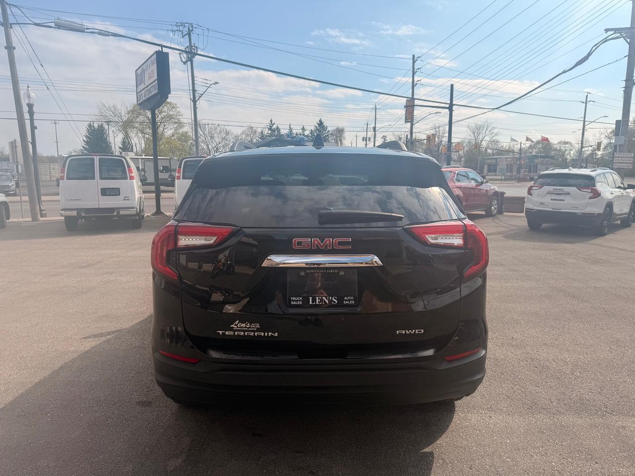 2024 GMC Terrain SLE Photo