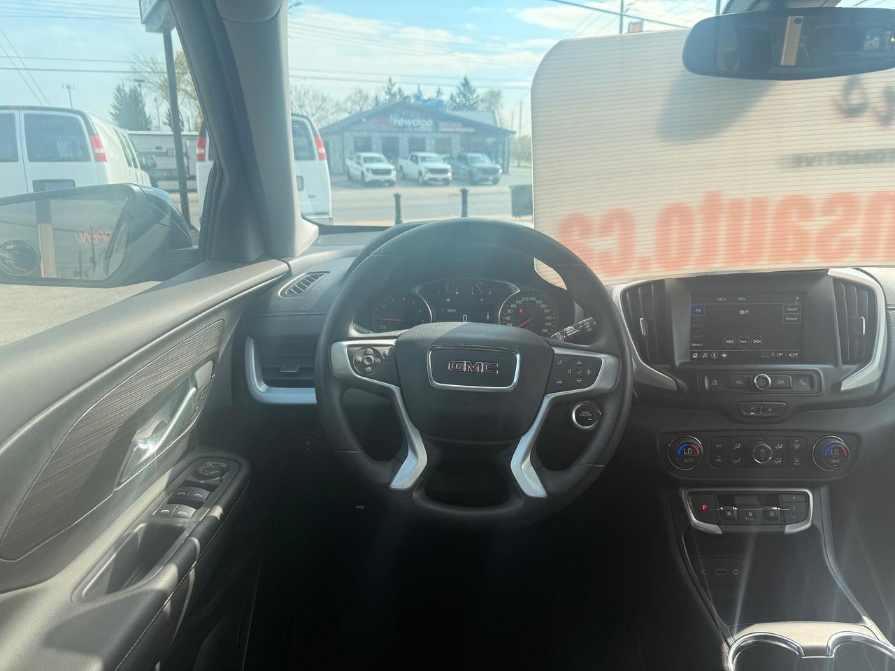 2024 GMC Terrain SLE Photo
