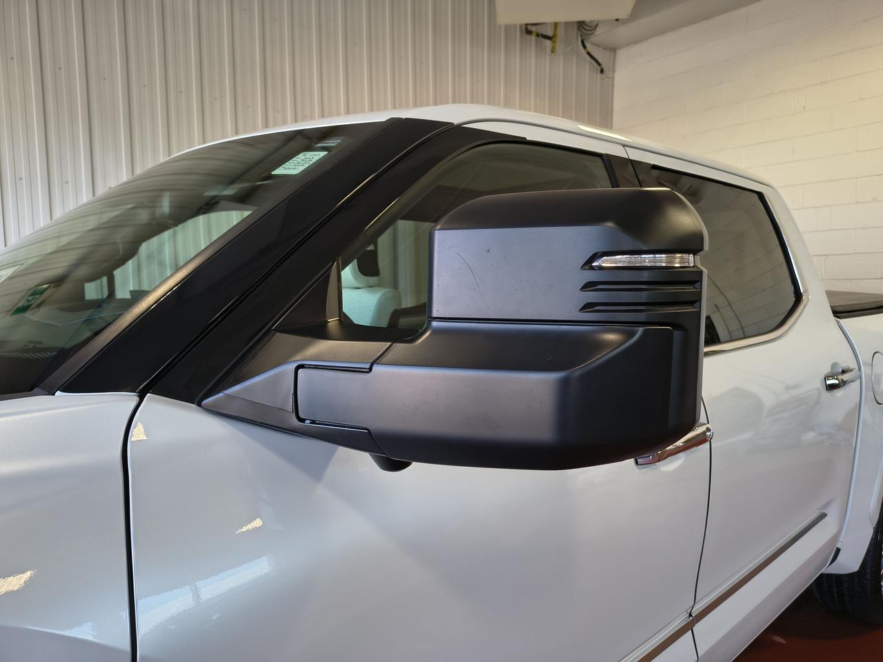 2023 Toyota Tundra Capstone Hybrid Photo0